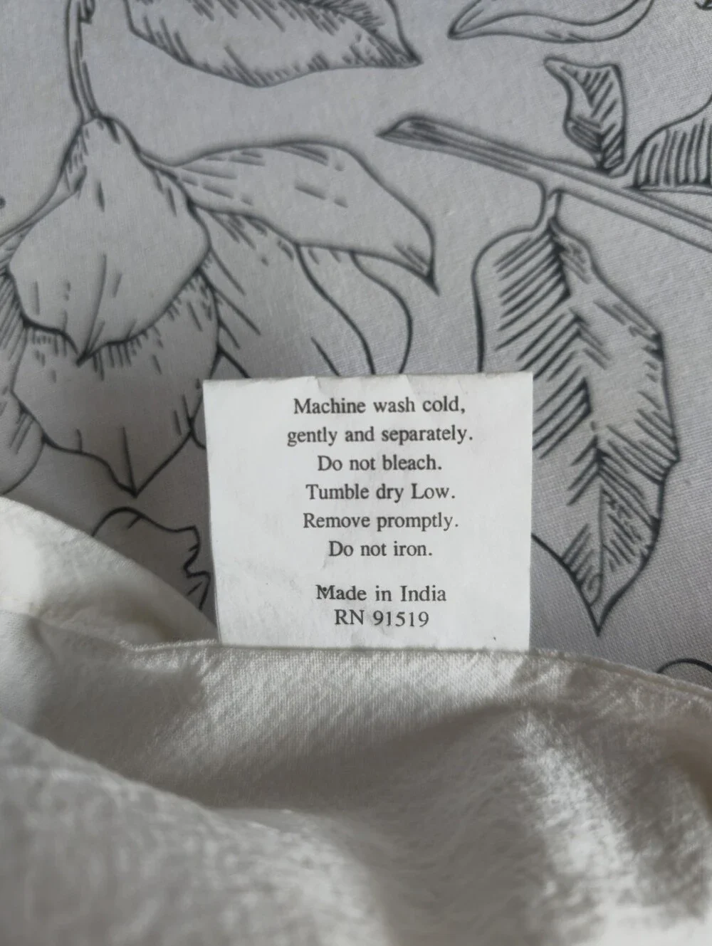 Madison Park White Sabrina Chenille Bedspread Set Size King